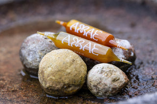 Flacon d’ampoules buvables Anti-âge de Laboratoire Amaé : complément nutricosmétique anti-rides et anti-âge, dans un packaging élégant, destiné à améliorer l’apparence de la peau de l’intérieur.