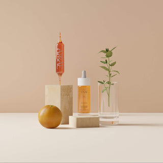 Coffret Rituel Sérénité Anti-Âge de Laboratoire Amaé : huile anti-rides et ampoules nutricosmétiques, présenté sous un emballage raffiné évoquant soin de la peau, jeunesse et bien-être.