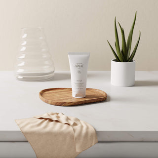 Tube du masque hydratant réconfortant de Laboratoire Amaé, soin hydratant visage présenté dans un laboratoire.